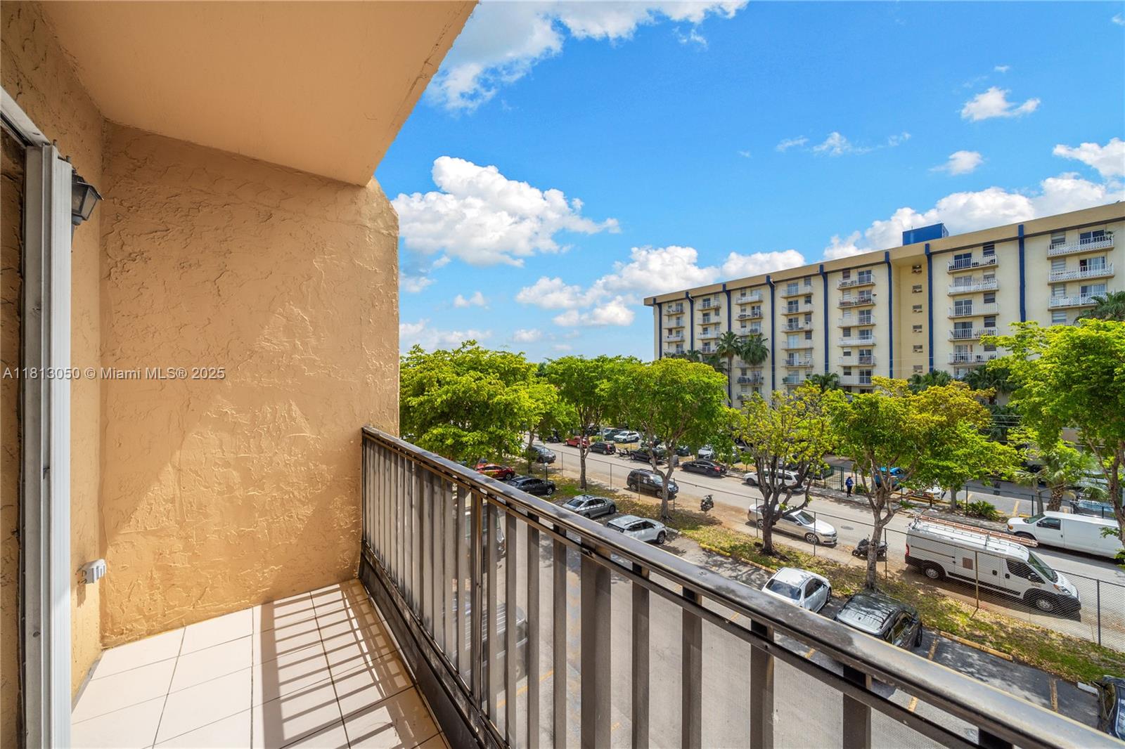 SUNSET VILLAS NO 3 CONDO - Residential