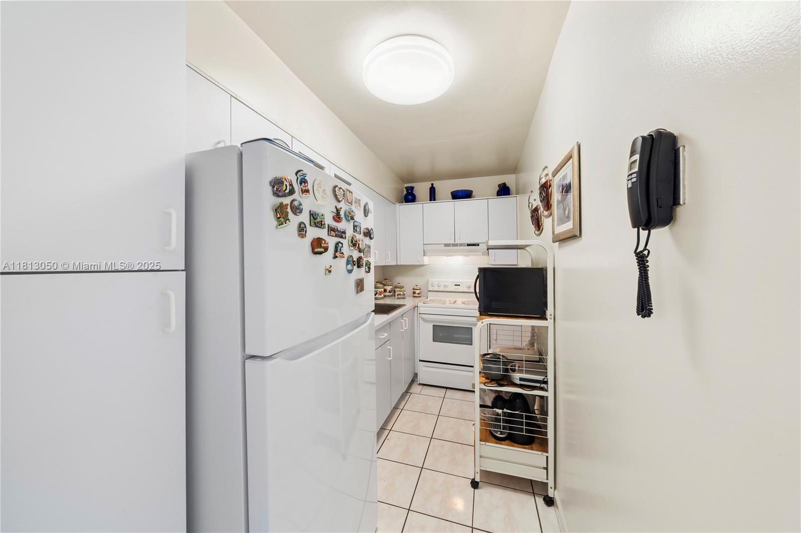 SUNSET VILLAS NO 3 CONDO - Residential