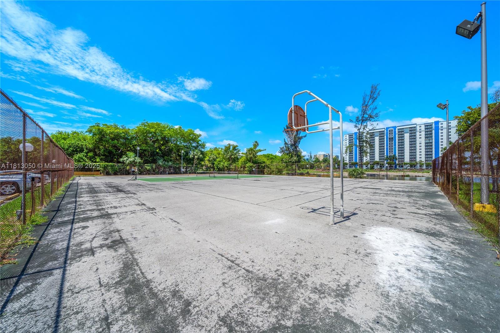 SUNSET VILLAS NO 3 CONDO - Residential