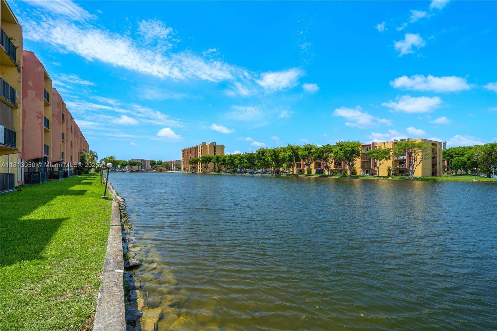 SUNSET VILLAS NO 3 CONDO - Residential