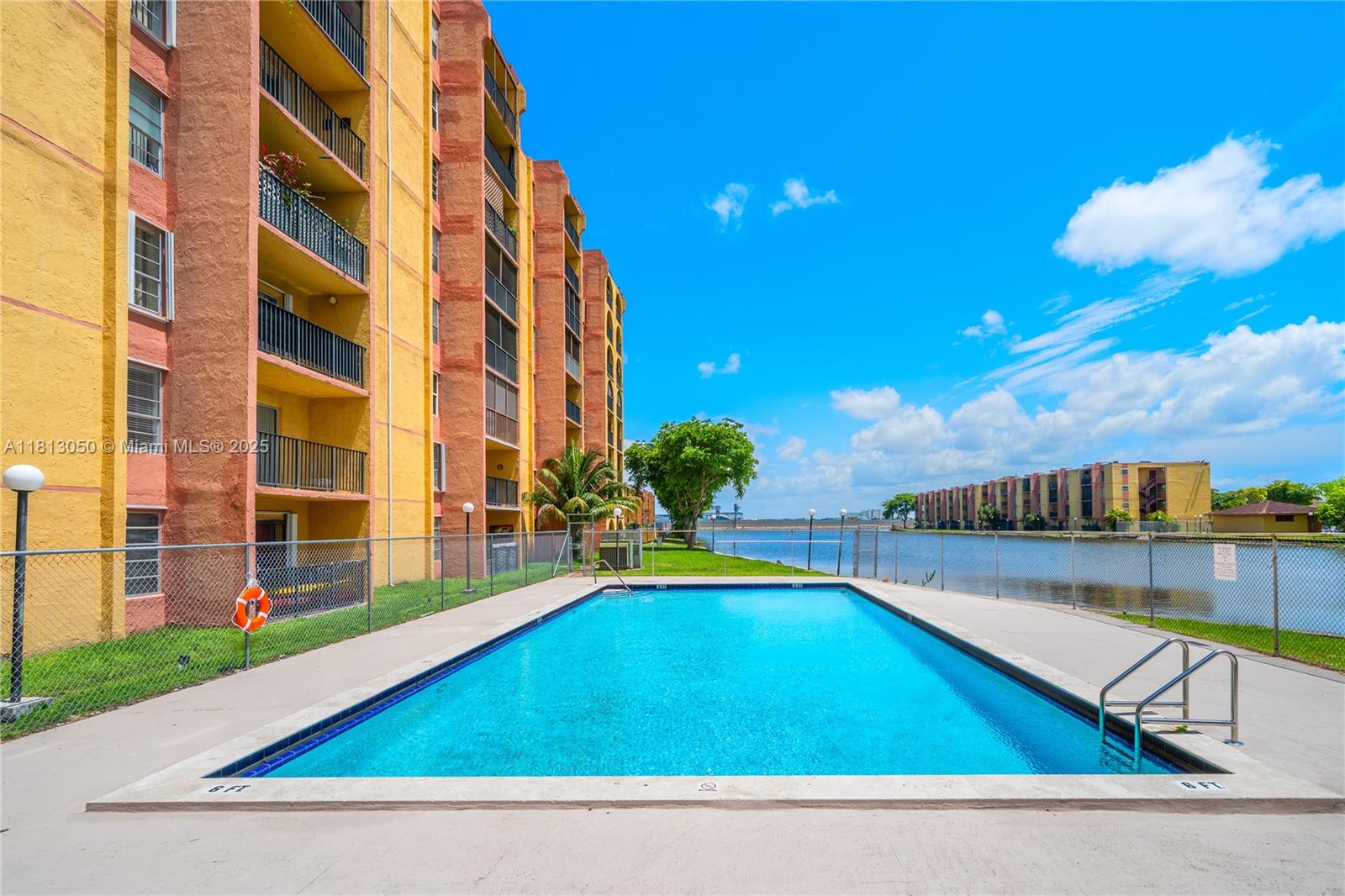 SUNSET VILLAS NO 3 CONDO - Residential