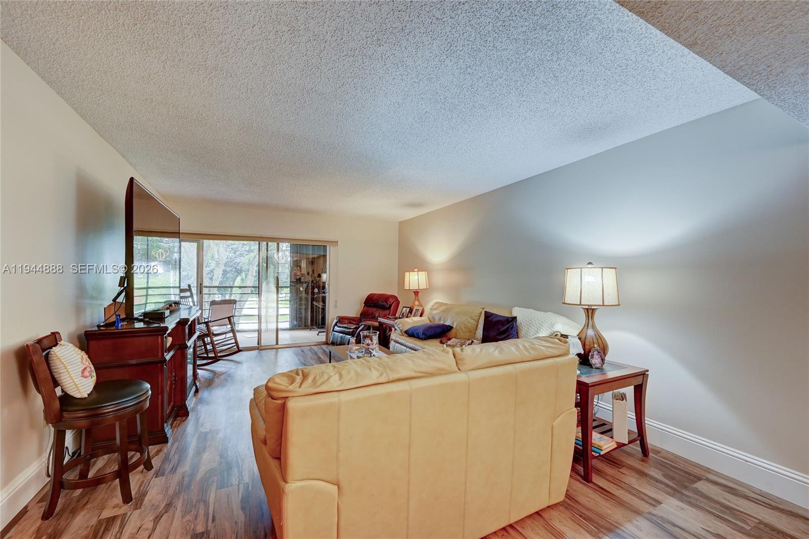 PINES OF BOCA BARWOOD CON - Residential