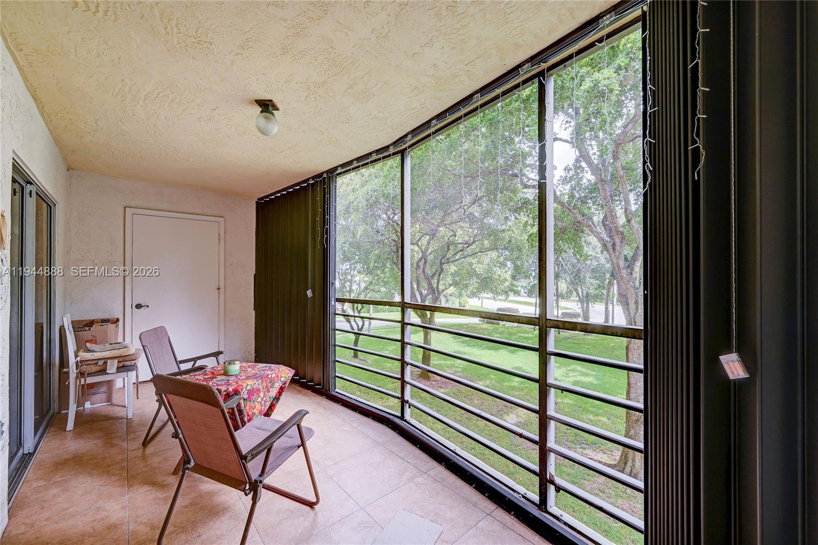 PINES OF BOCA BARWOOD CON - Residential