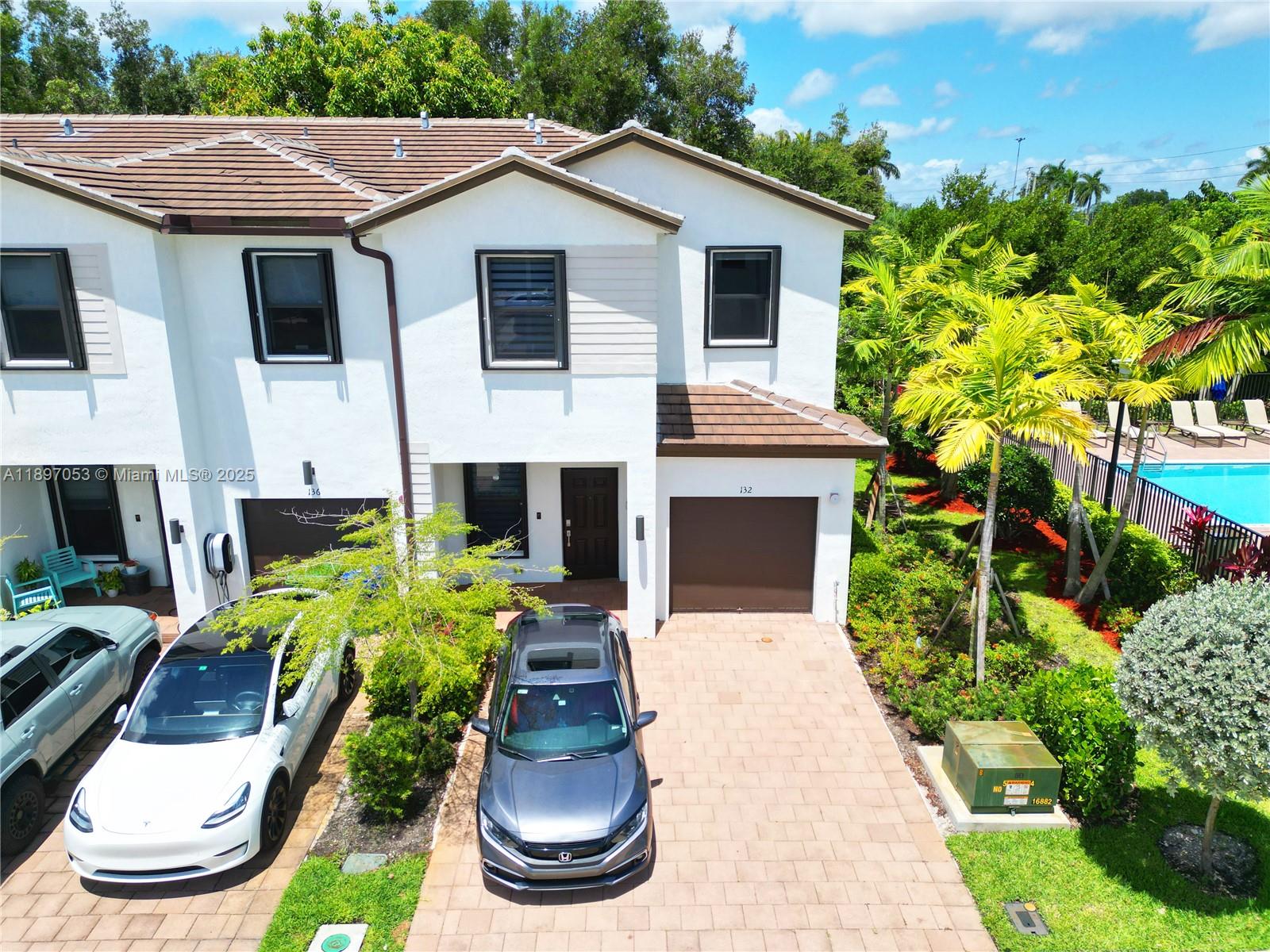 STELLAR PEMBROKE PINES - Residential Lease