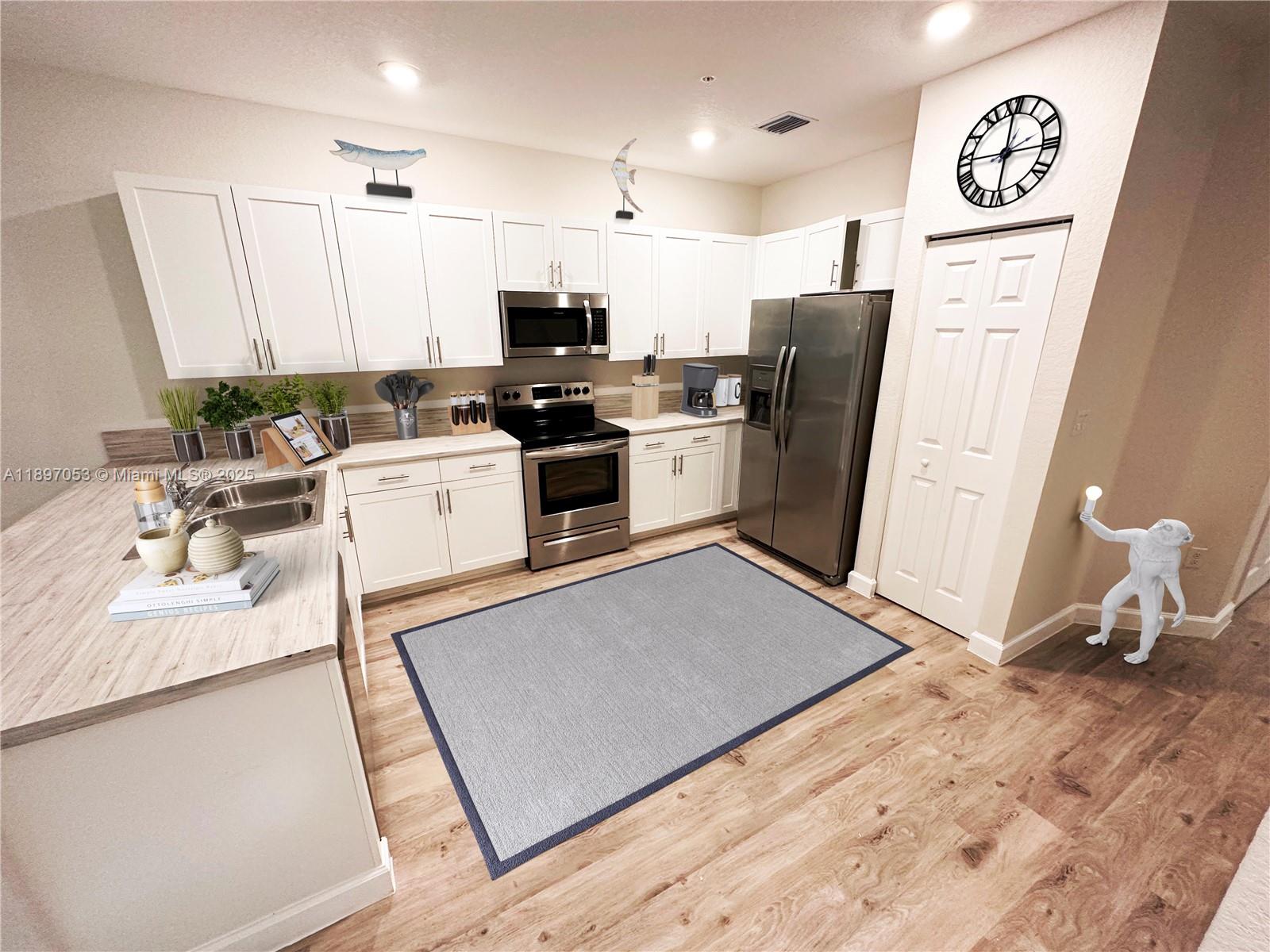 STELLAR PEMBROKE PINES - Residential Lease