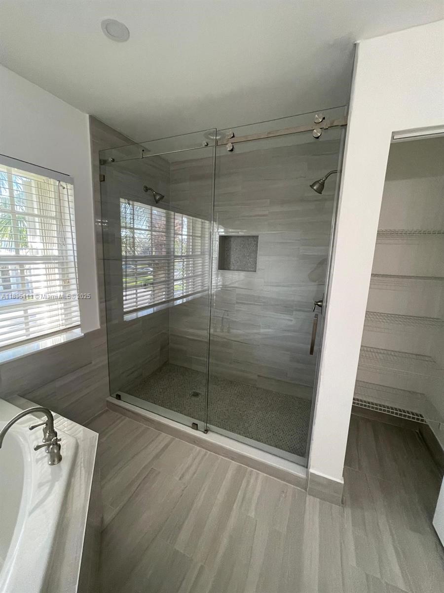 PEMBROKE ISLES 1 - Residential Lease