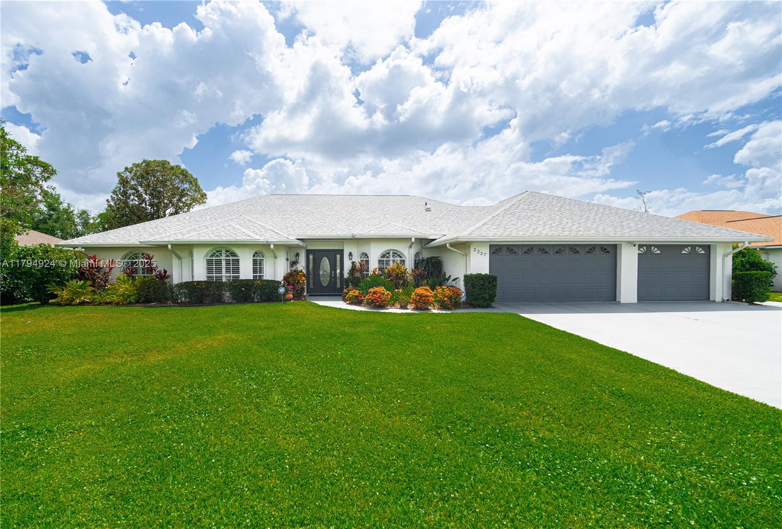 2227 SUNRISE DR