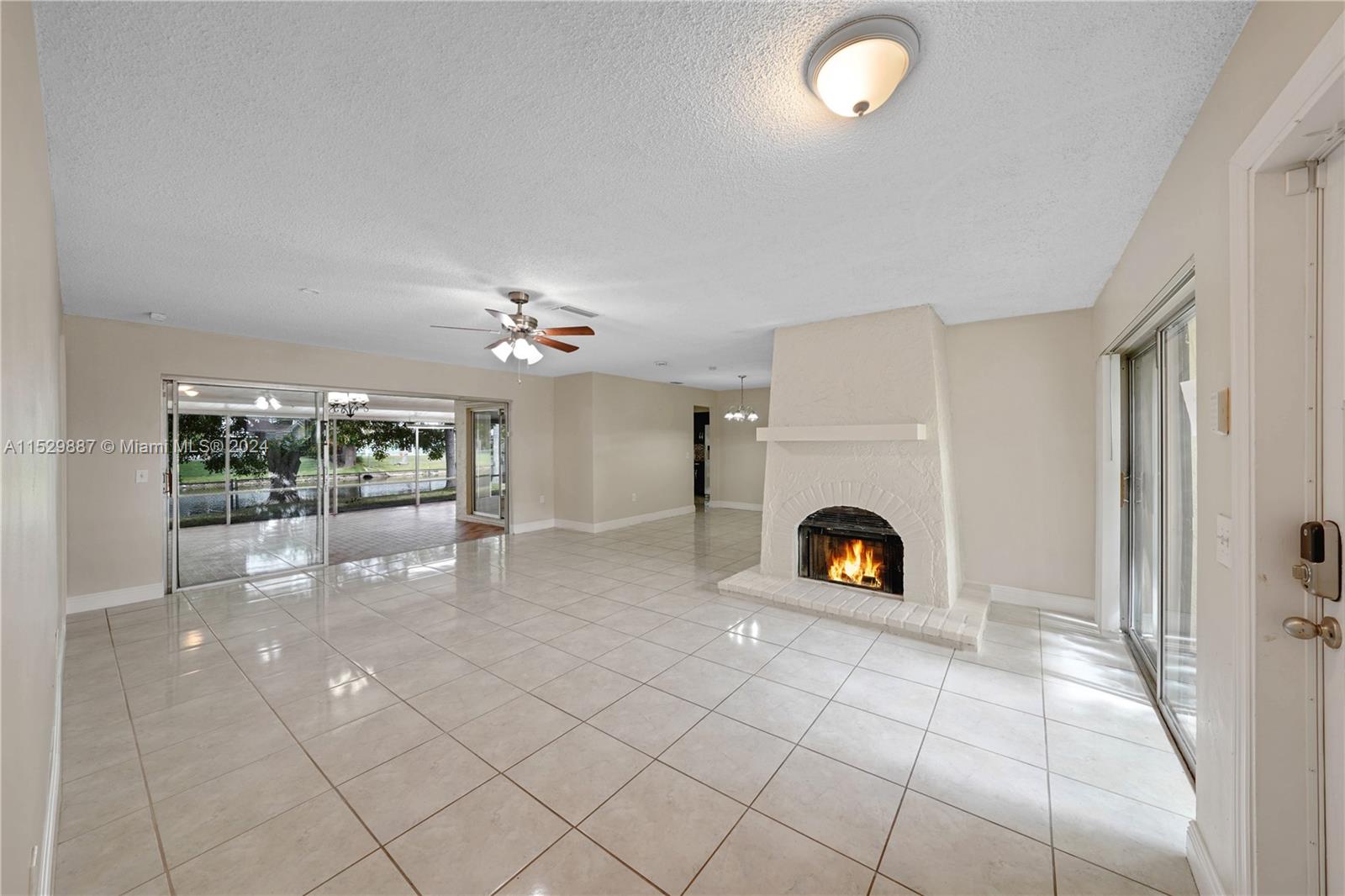 SUNRISE GOLF VILLAGE SEC - Residential Lease