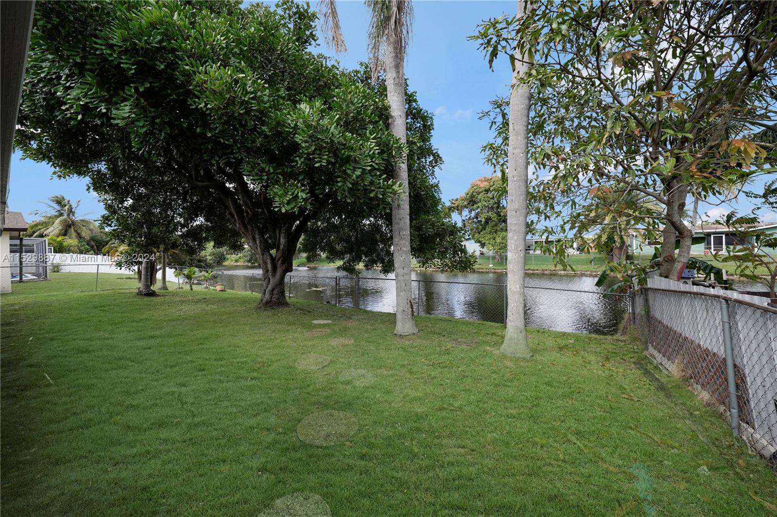 SUNRISE GOLF VILLAGE SEC - Residential Lease