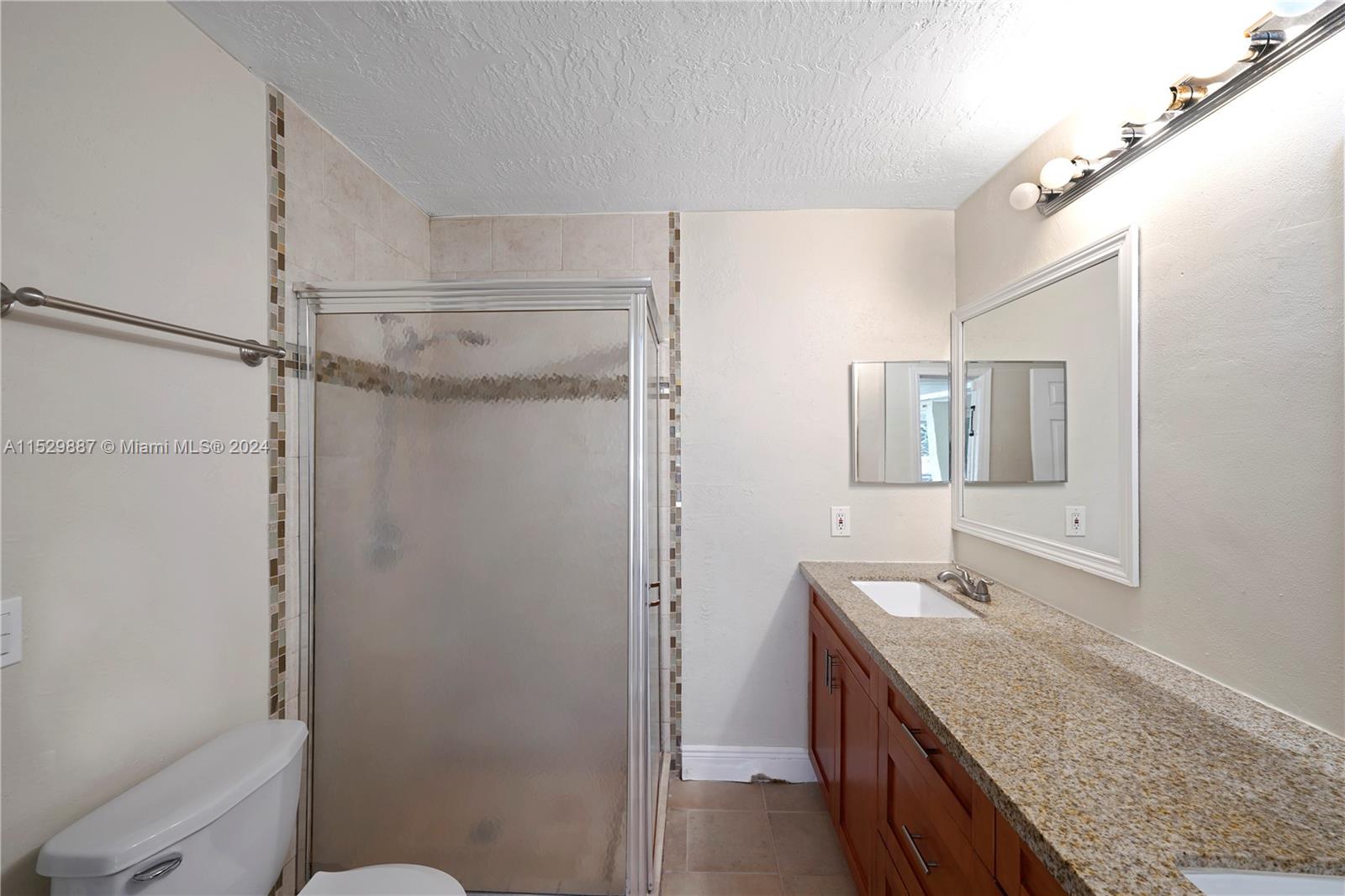 SUNRISE GOLF VILLAGE SEC - Residential Lease