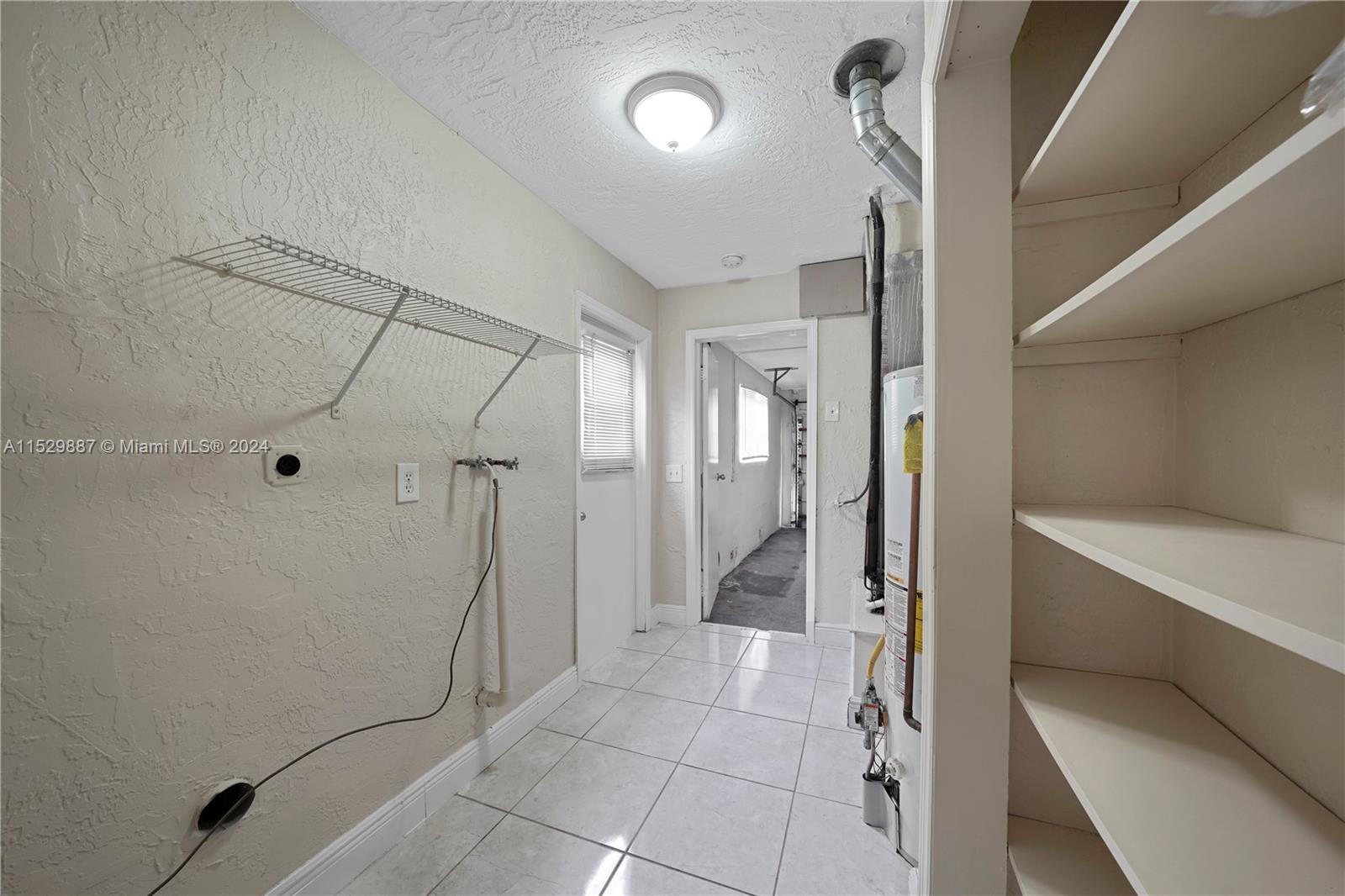 SUNRISE GOLF VILLAGE SEC - Residential Lease