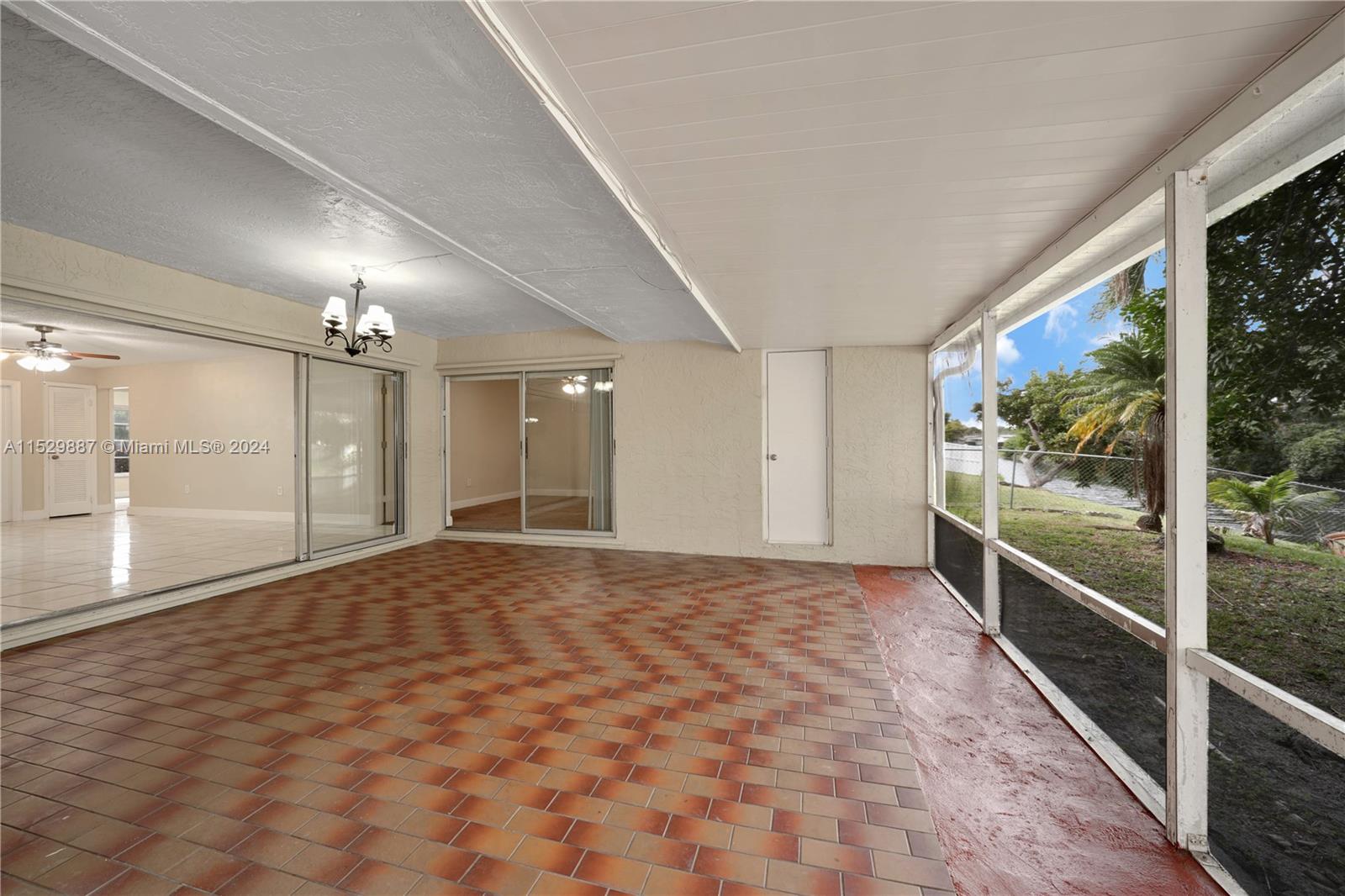 SUNRISE GOLF VILLAGE SEC - Residential Lease