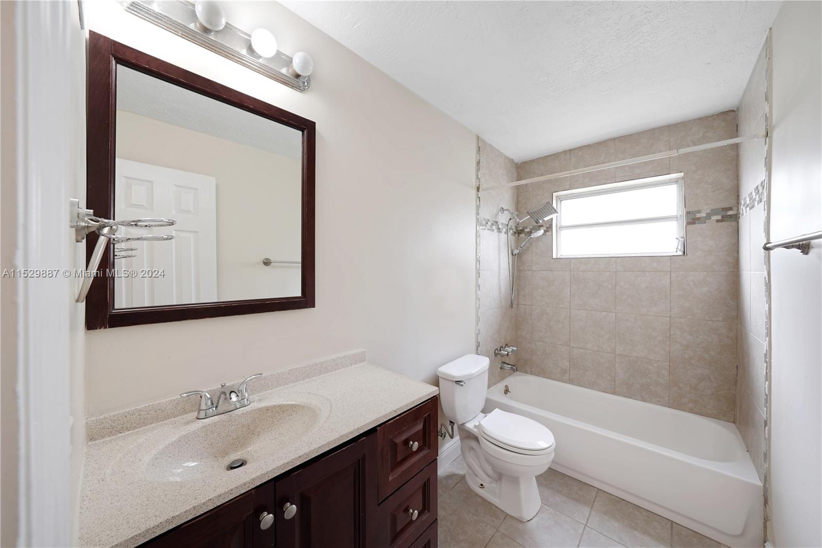 SUNRISE GOLF VILLAGE SEC - Residential Lease