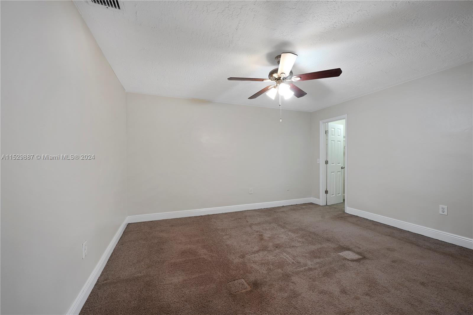 SUNRISE GOLF VILLAGE SEC - Residential Lease
