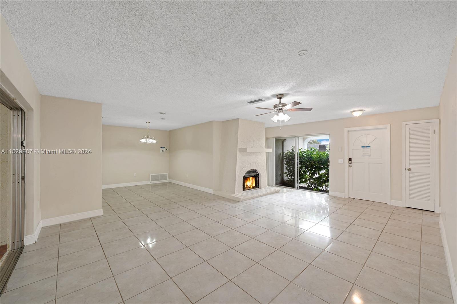 SUNRISE GOLF VILLAGE SEC - Residential Lease
