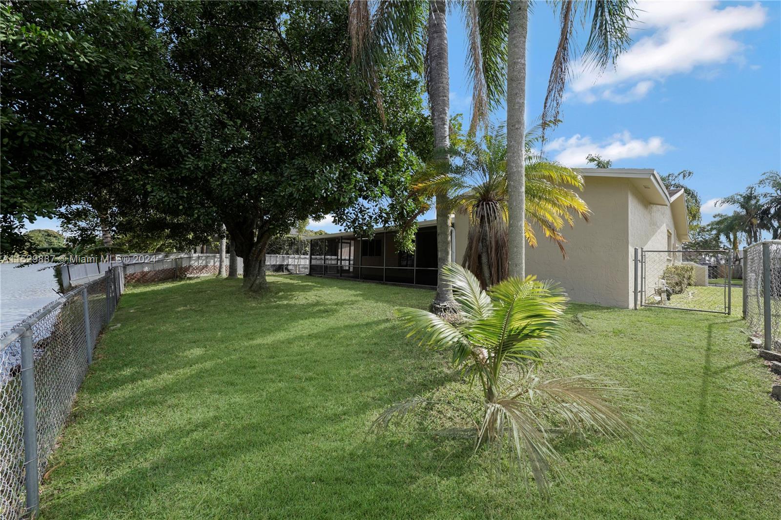 SUNRISE GOLF VILLAGE SEC - Residential Lease