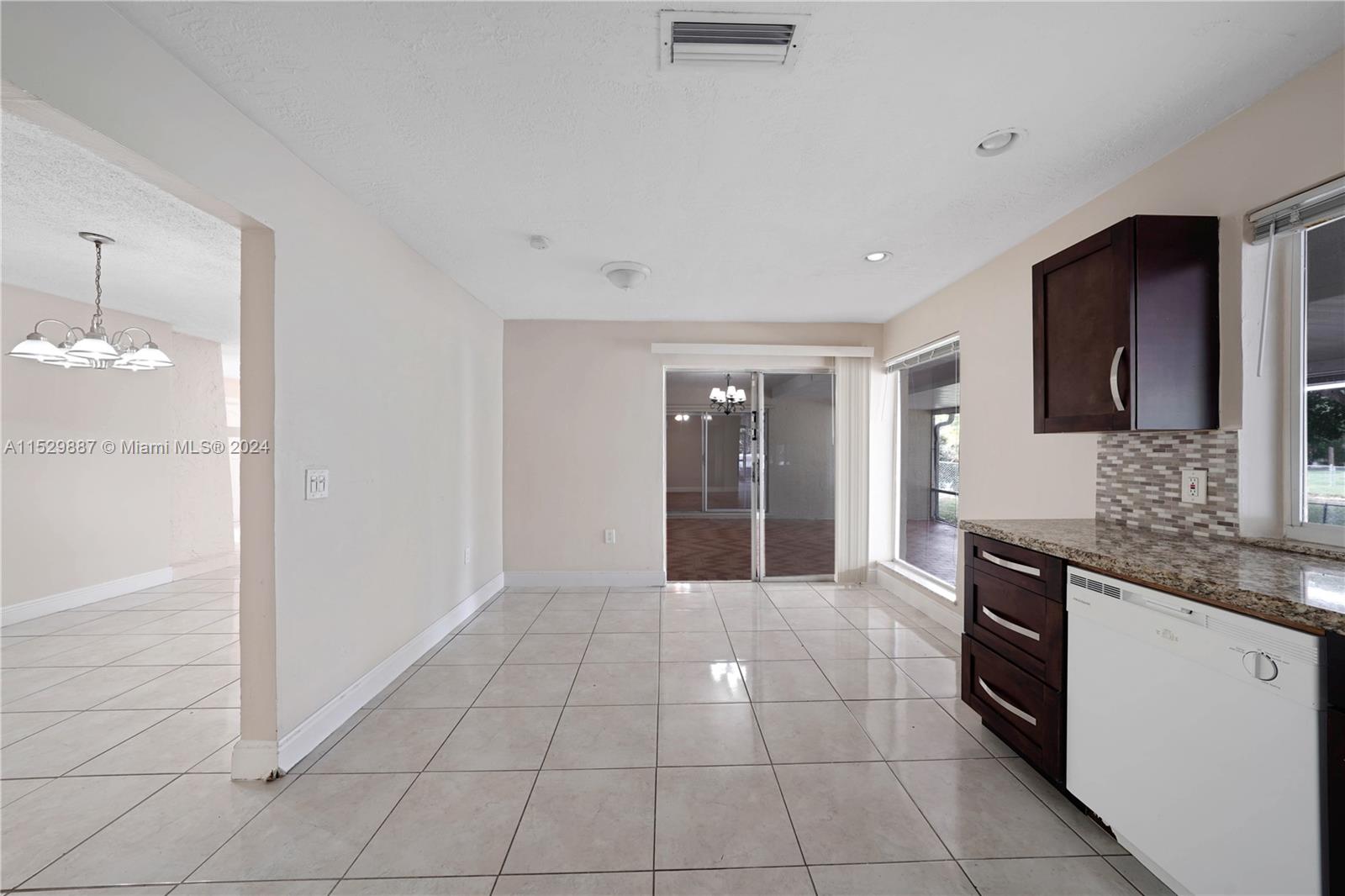 SUNRISE GOLF VILLAGE SEC - Residential Lease