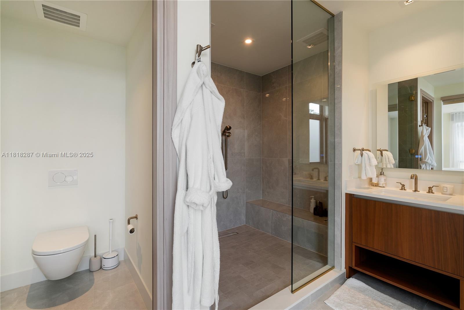 CORAL GABLES BILTMORE SEC - Residential Lease