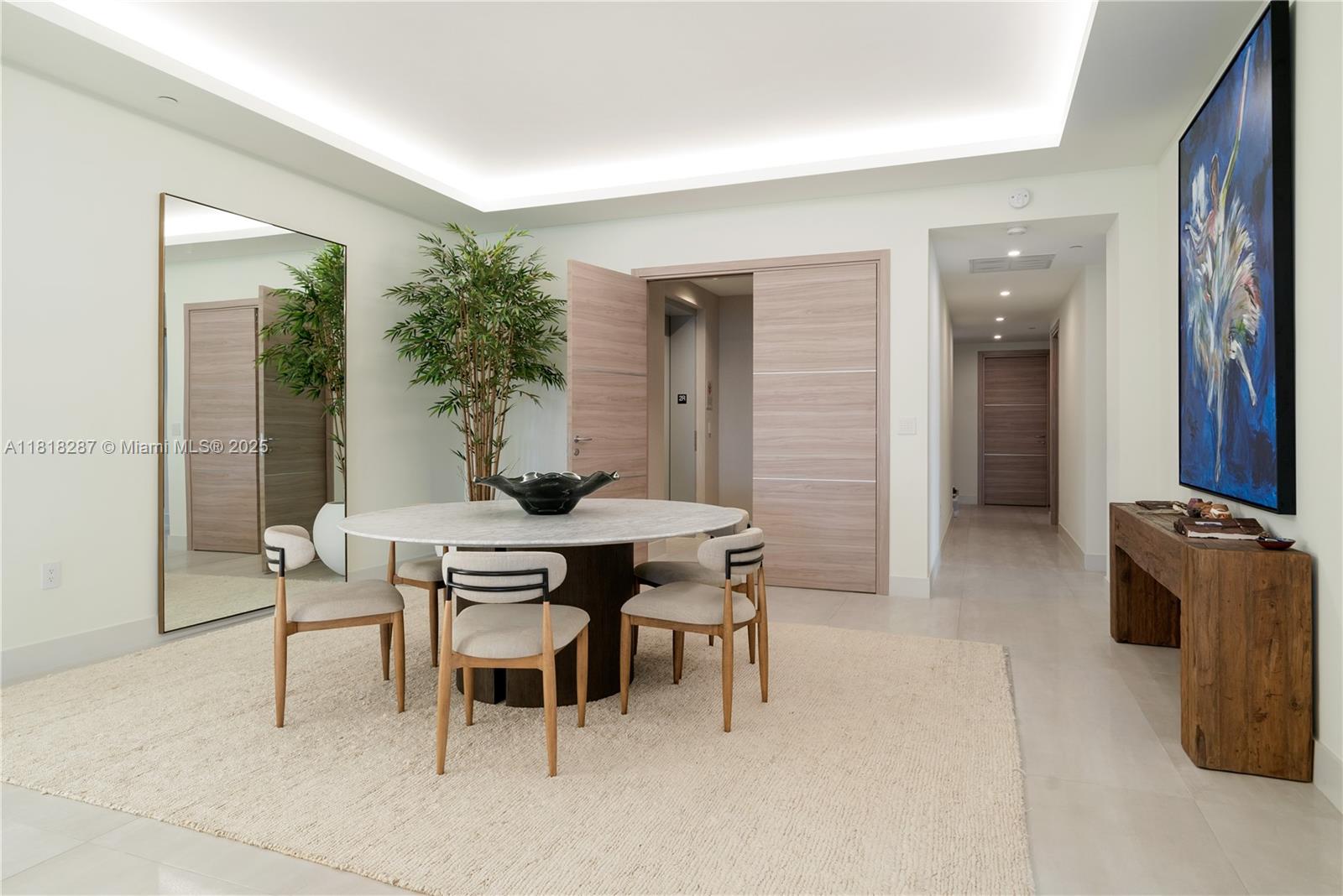 515 Valencia Ave 203