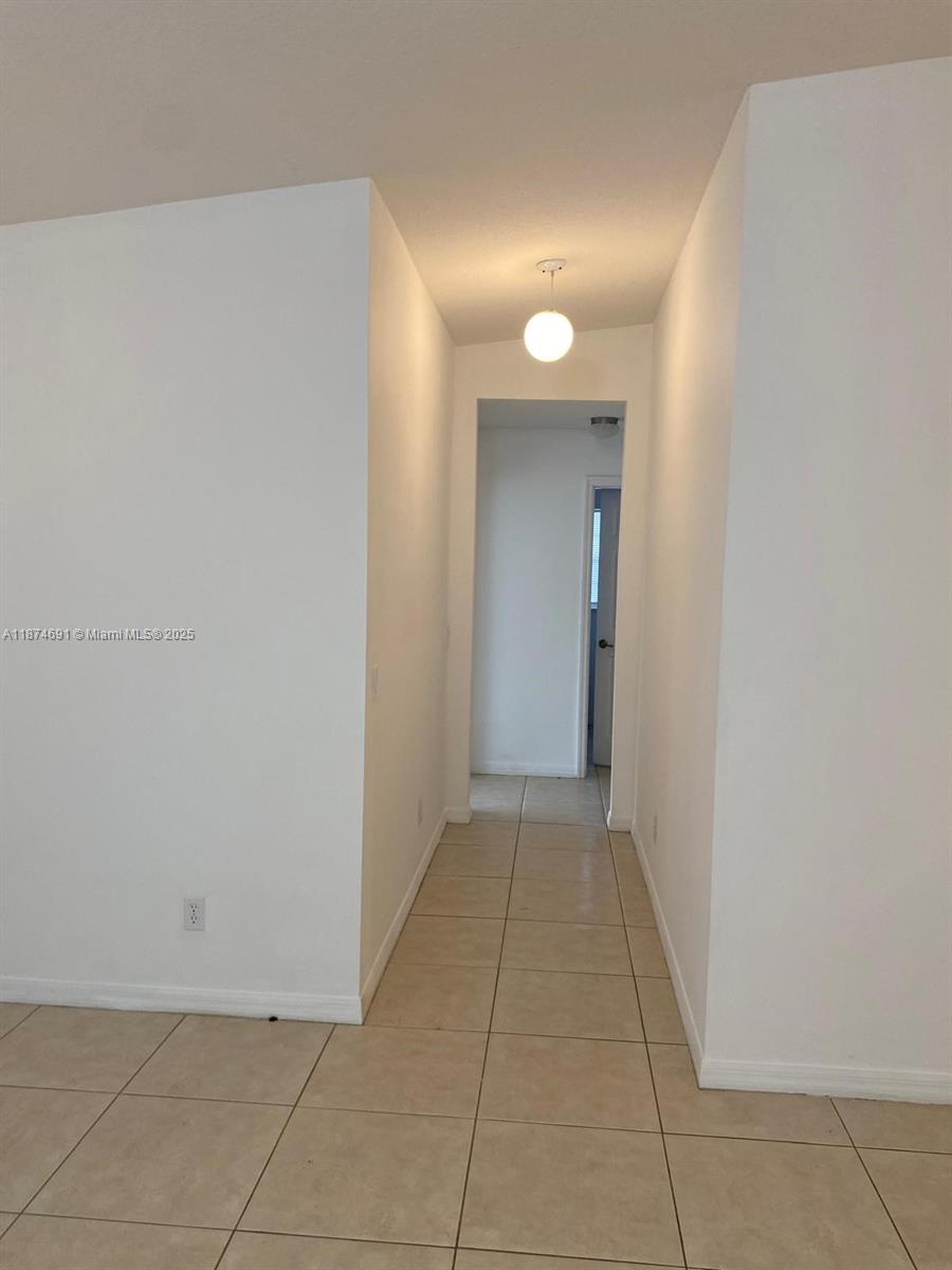 LAS PALMAS - Residential Lease