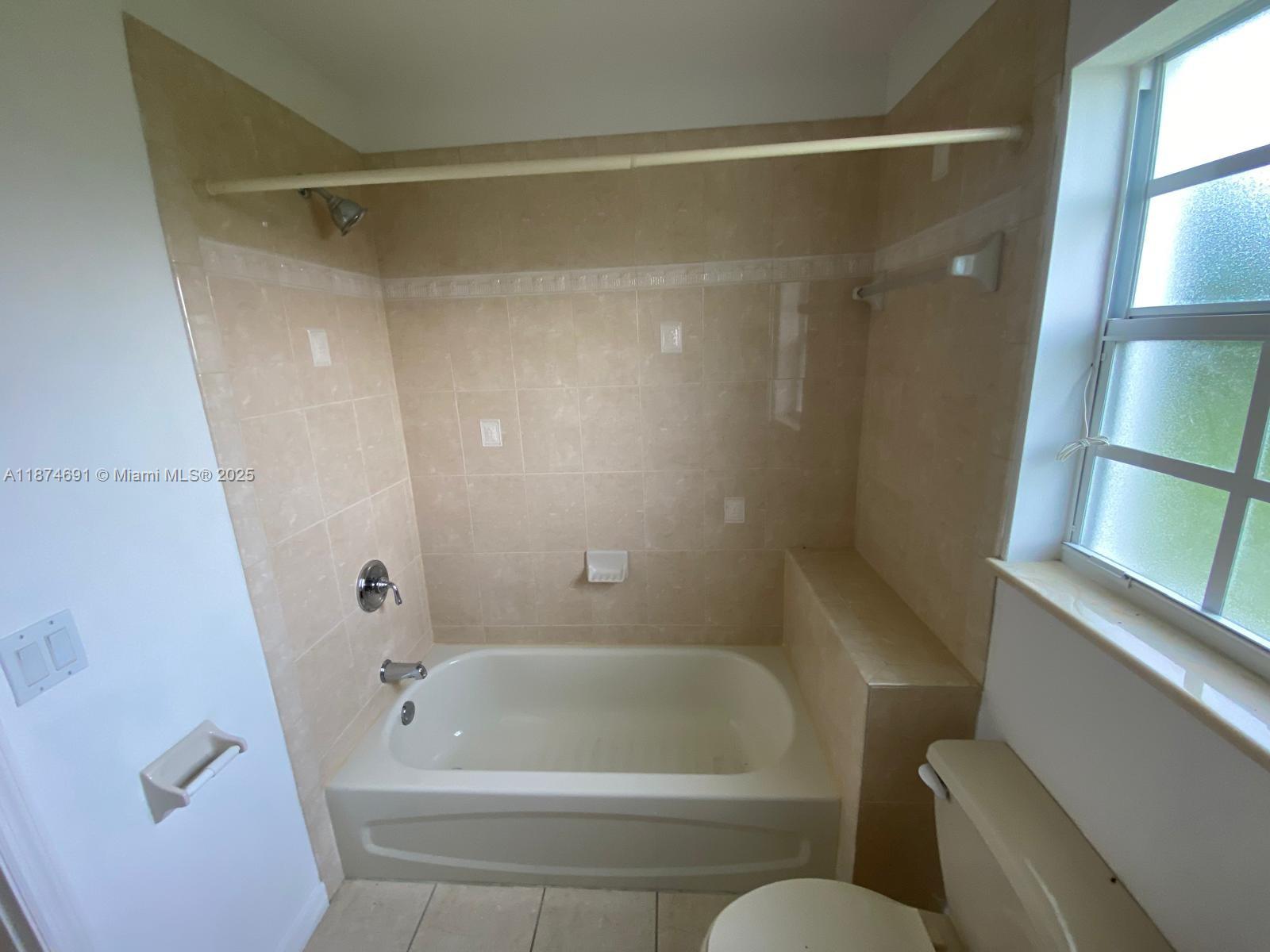 LAS PALMAS - Residential Lease