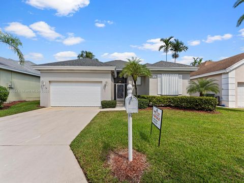 Photo of 2415 SE 7th Pl, Homestead, FL 33033 (MLS # A11883064)