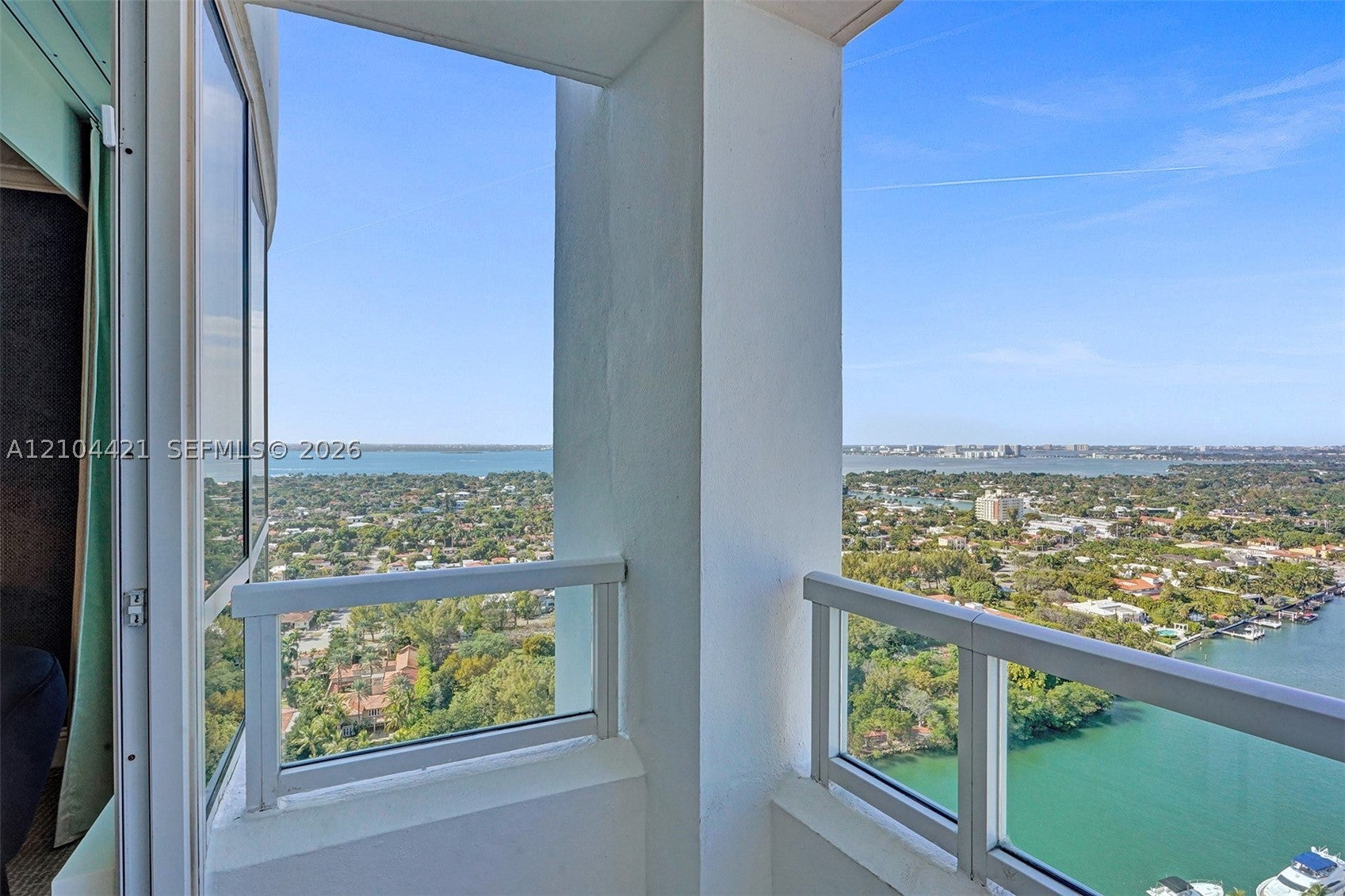 4401 Collins Ave 2915