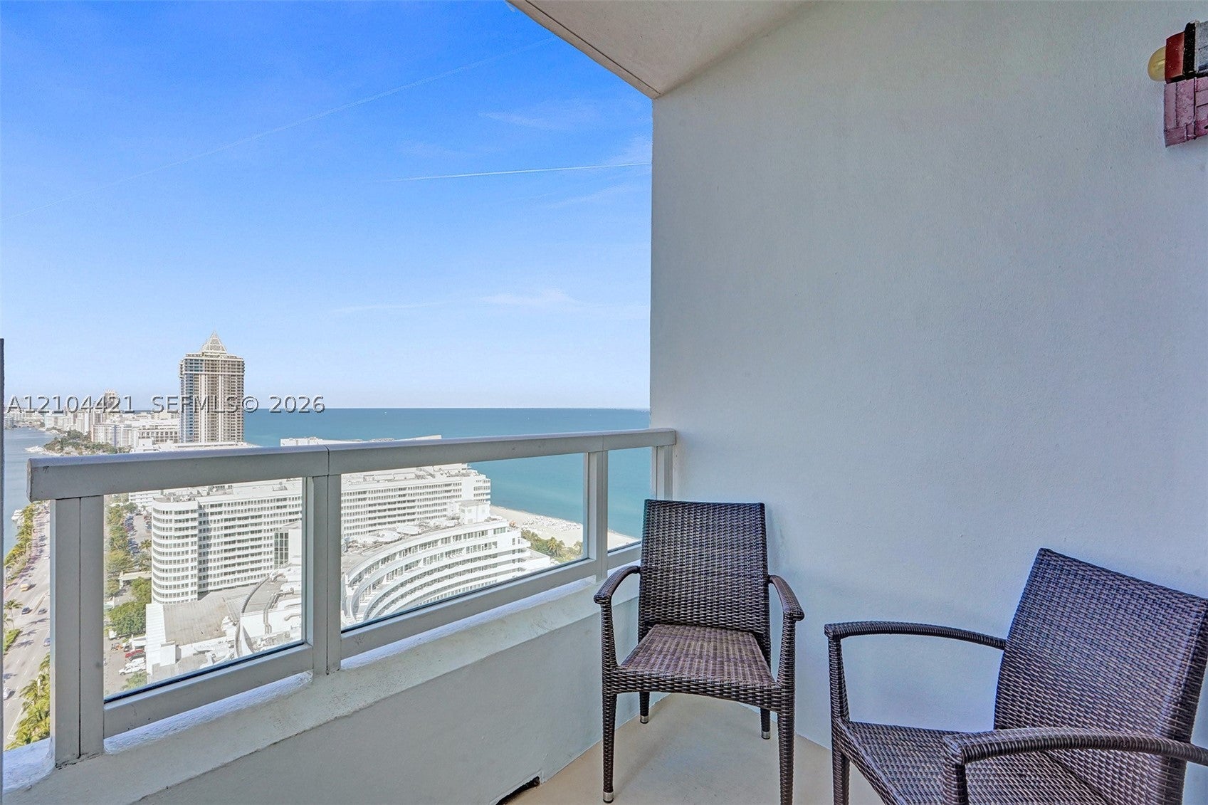 4401 Collins Ave 2915