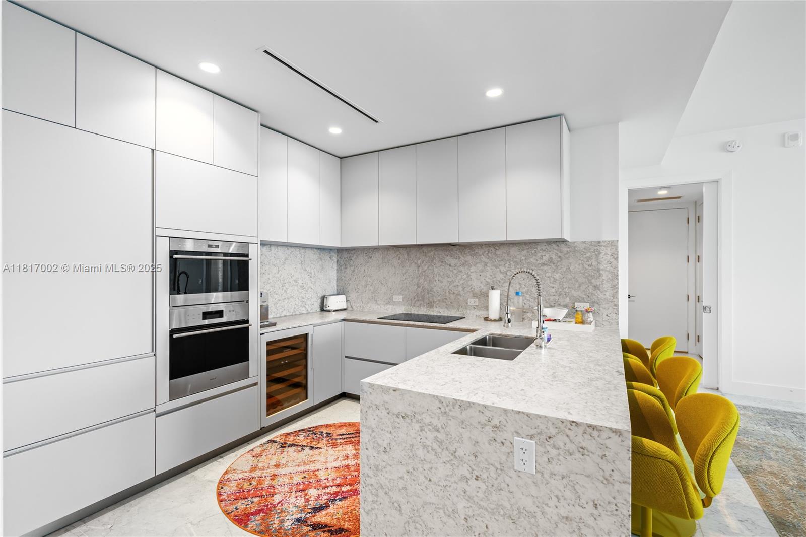 5775 Collins Ave 1602