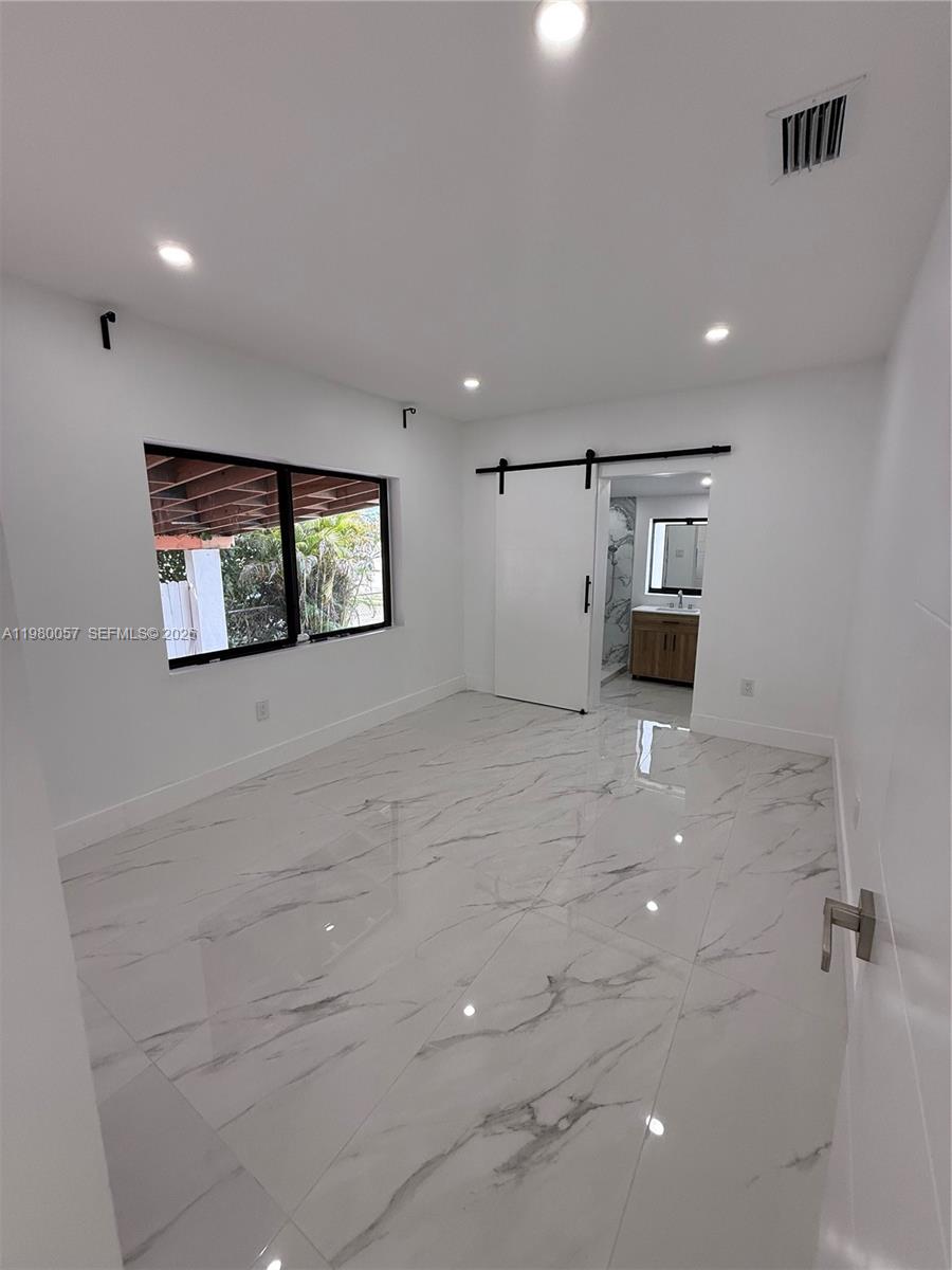 BRADLEY MANOR - Residential