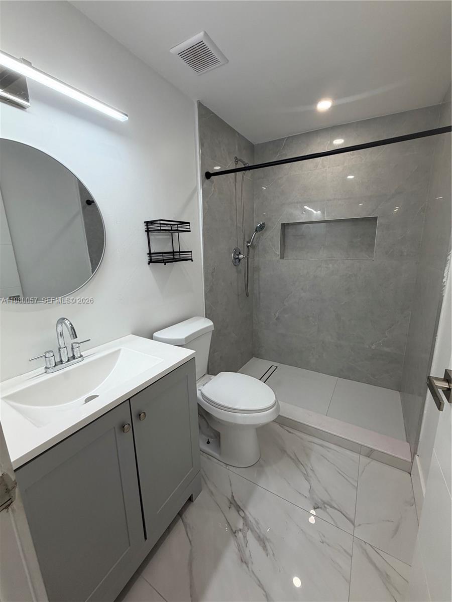 BRADLEY MANOR - Residential