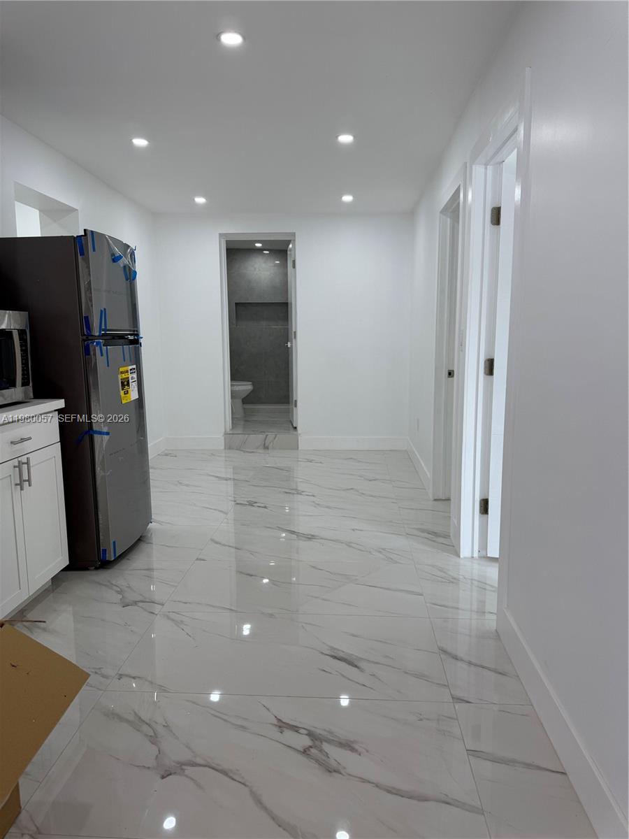 BRADLEY MANOR - Residential