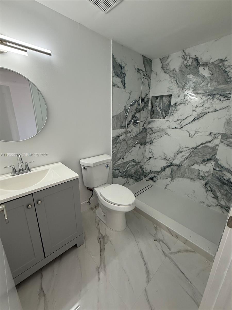 BRADLEY MANOR - Residential