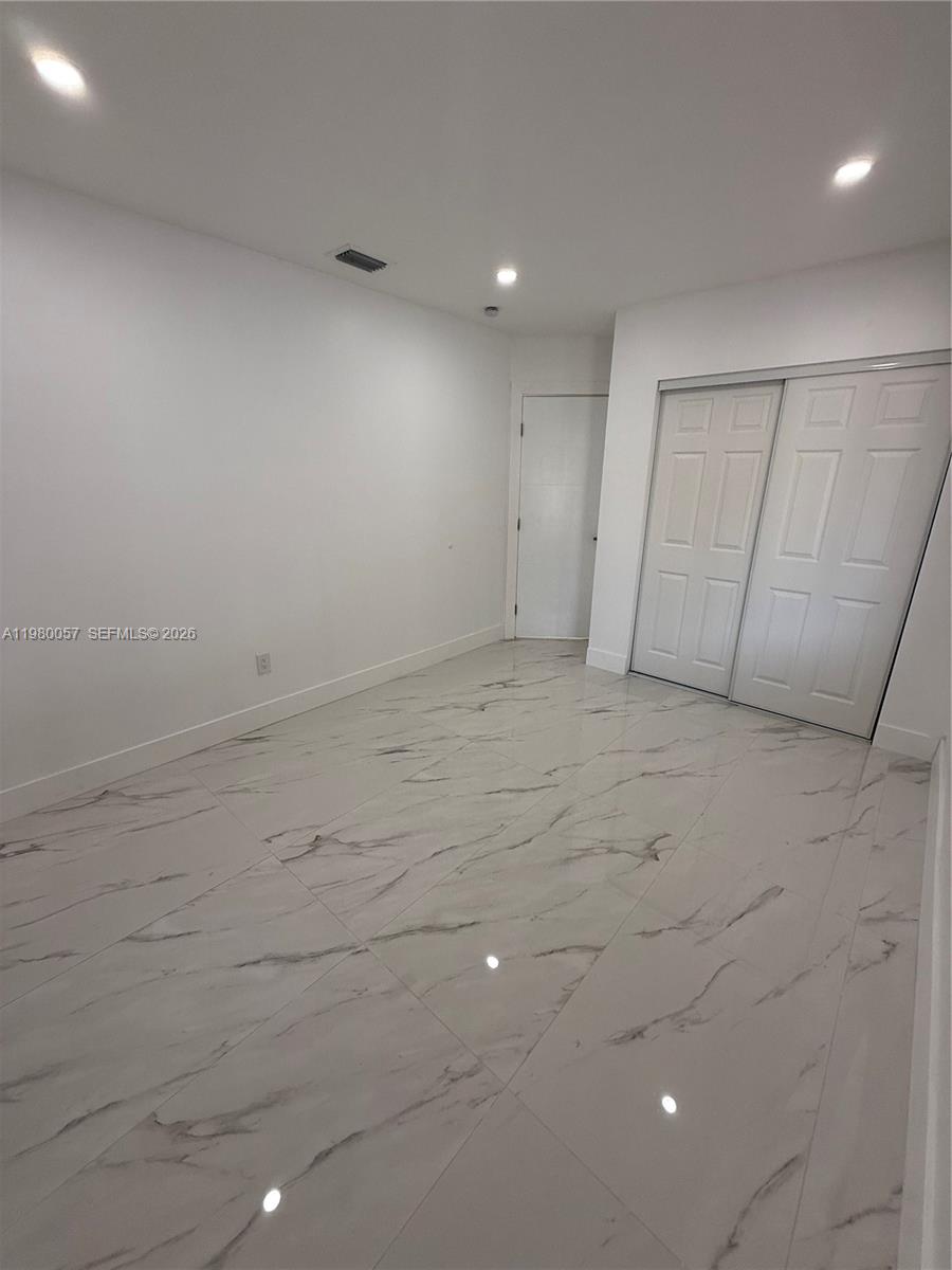 BRADLEY MANOR - Residential