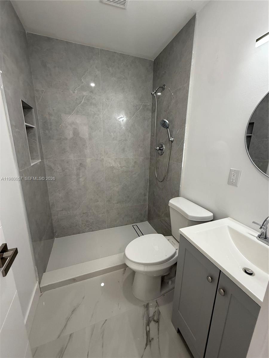 BRADLEY MANOR - Residential