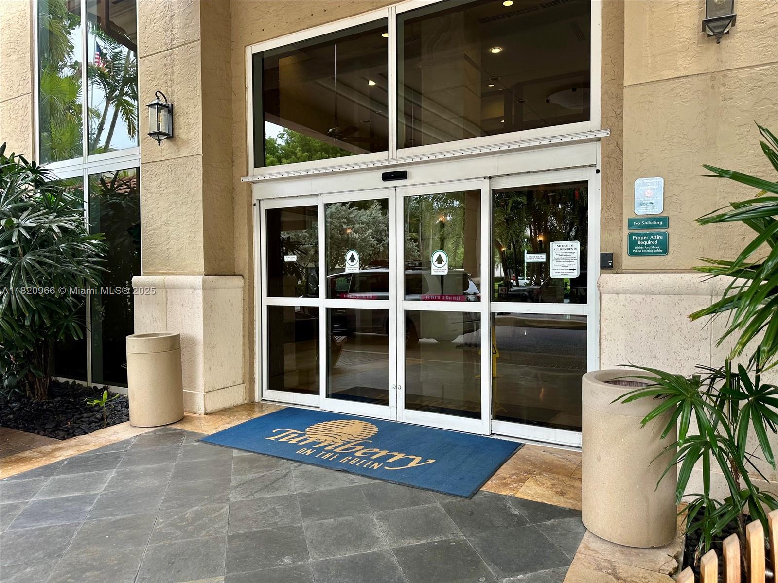 19501 W Country Club Dr 914