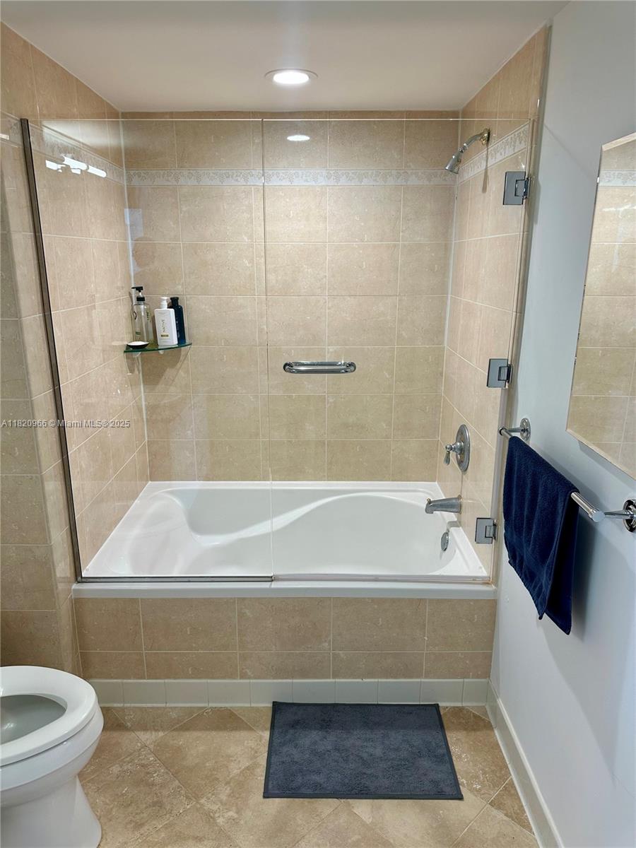 TURNBERRY ON THE GREEN CO - Residential