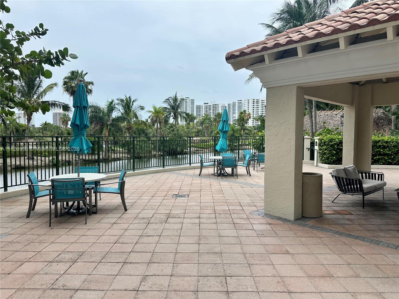 TURNBERRY ON THE GREEN CO - Residential