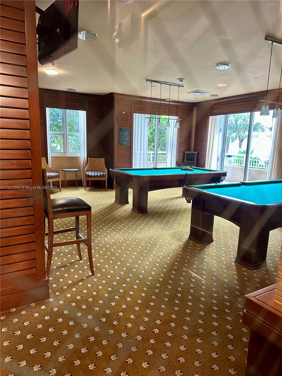 TURNBERRY ON THE GREEN CO - Residential