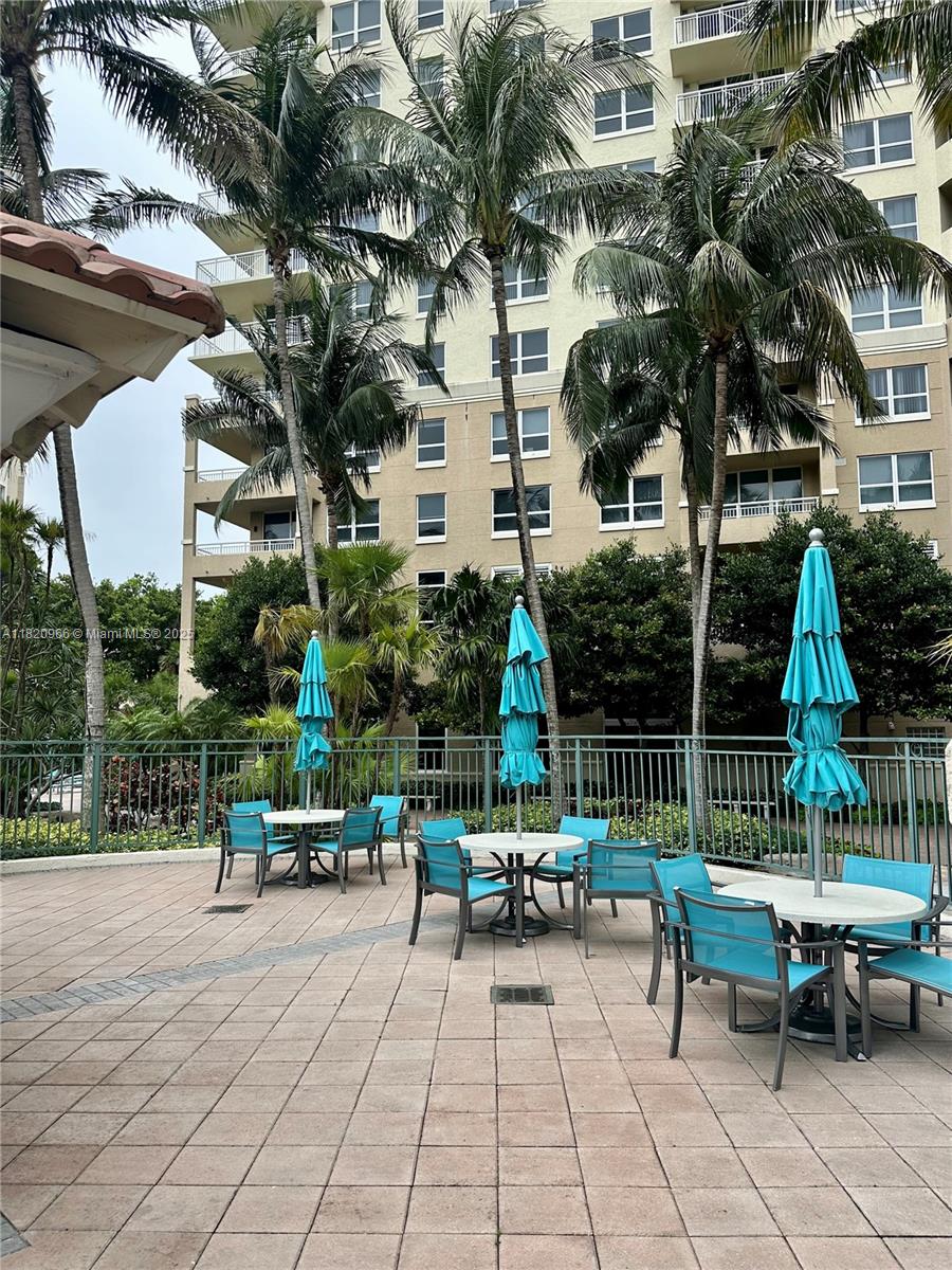 TURNBERRY ON THE GREEN CO - Residential