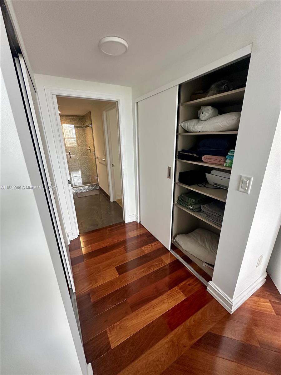 TURNBERRY ON THE GREEN CO - Residential