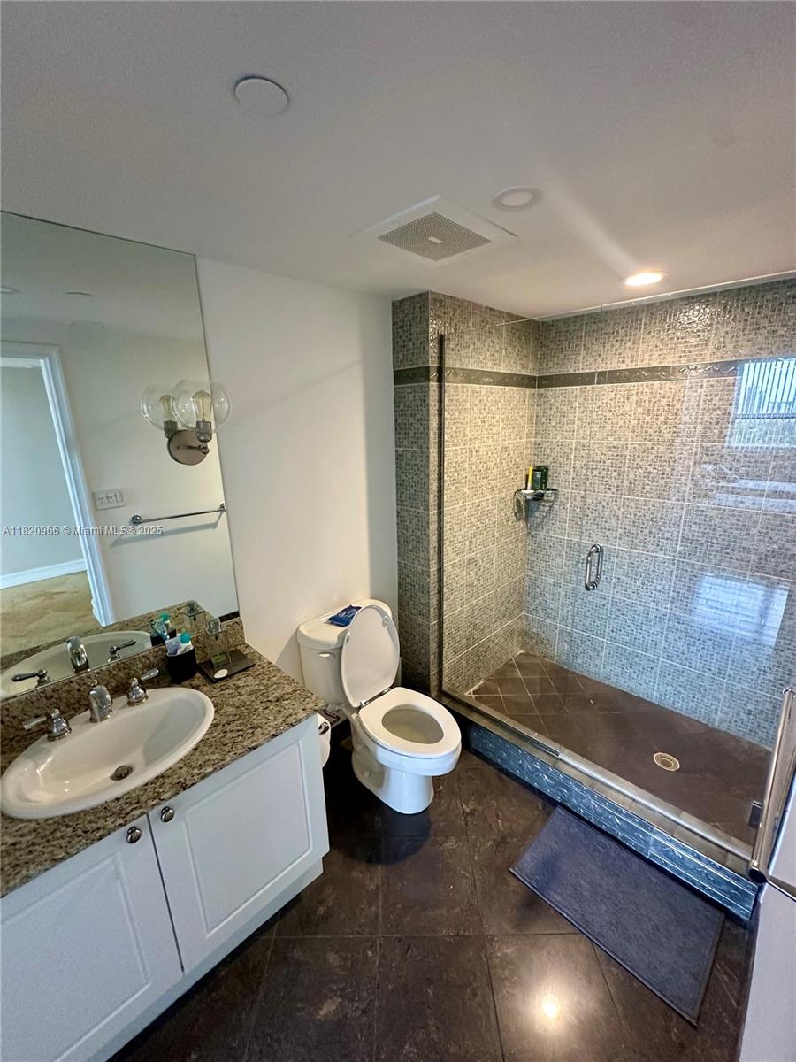 TURNBERRY ON THE GREEN CO - Residential