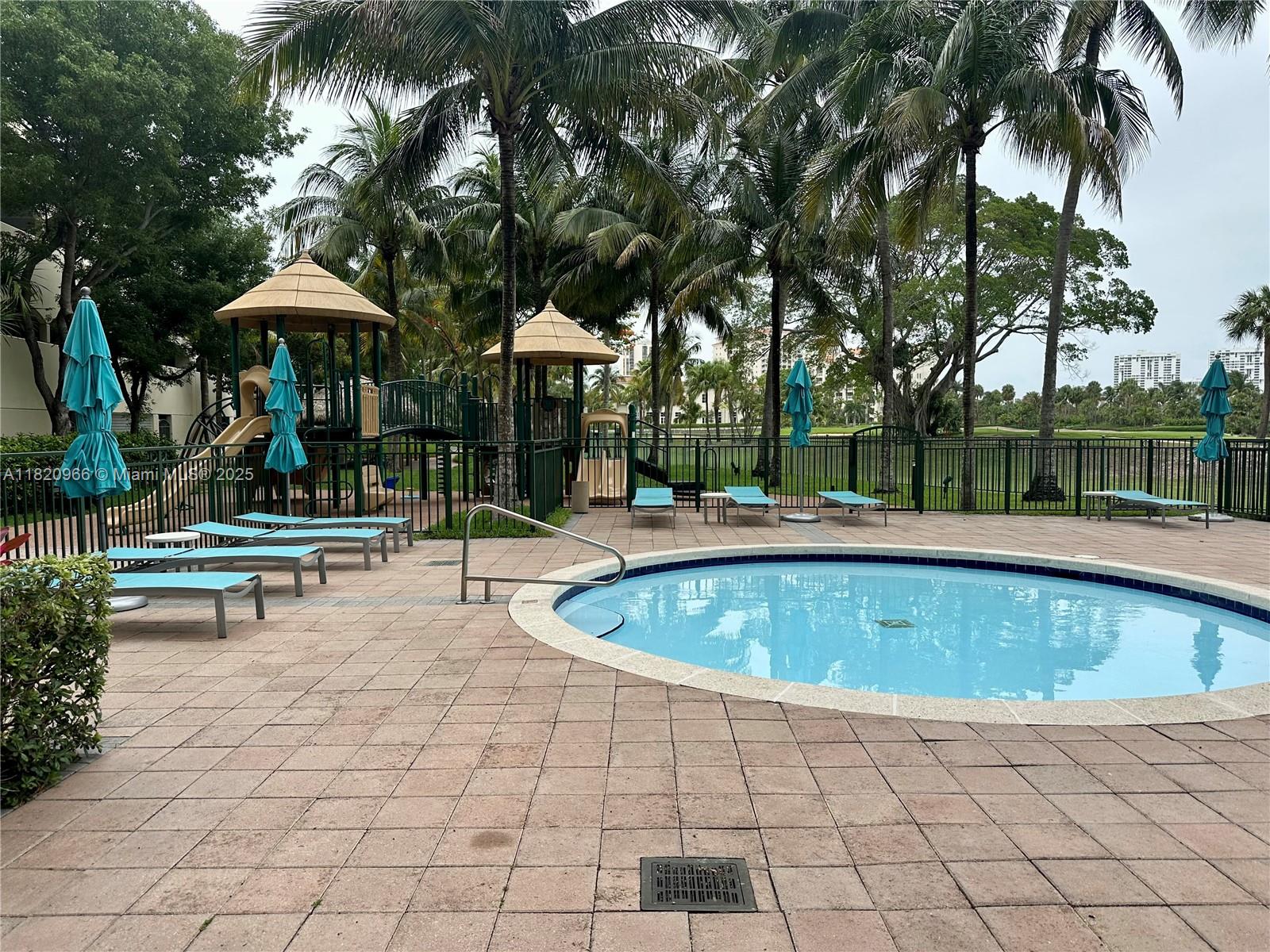 TURNBERRY ON THE GREEN CO - Residential