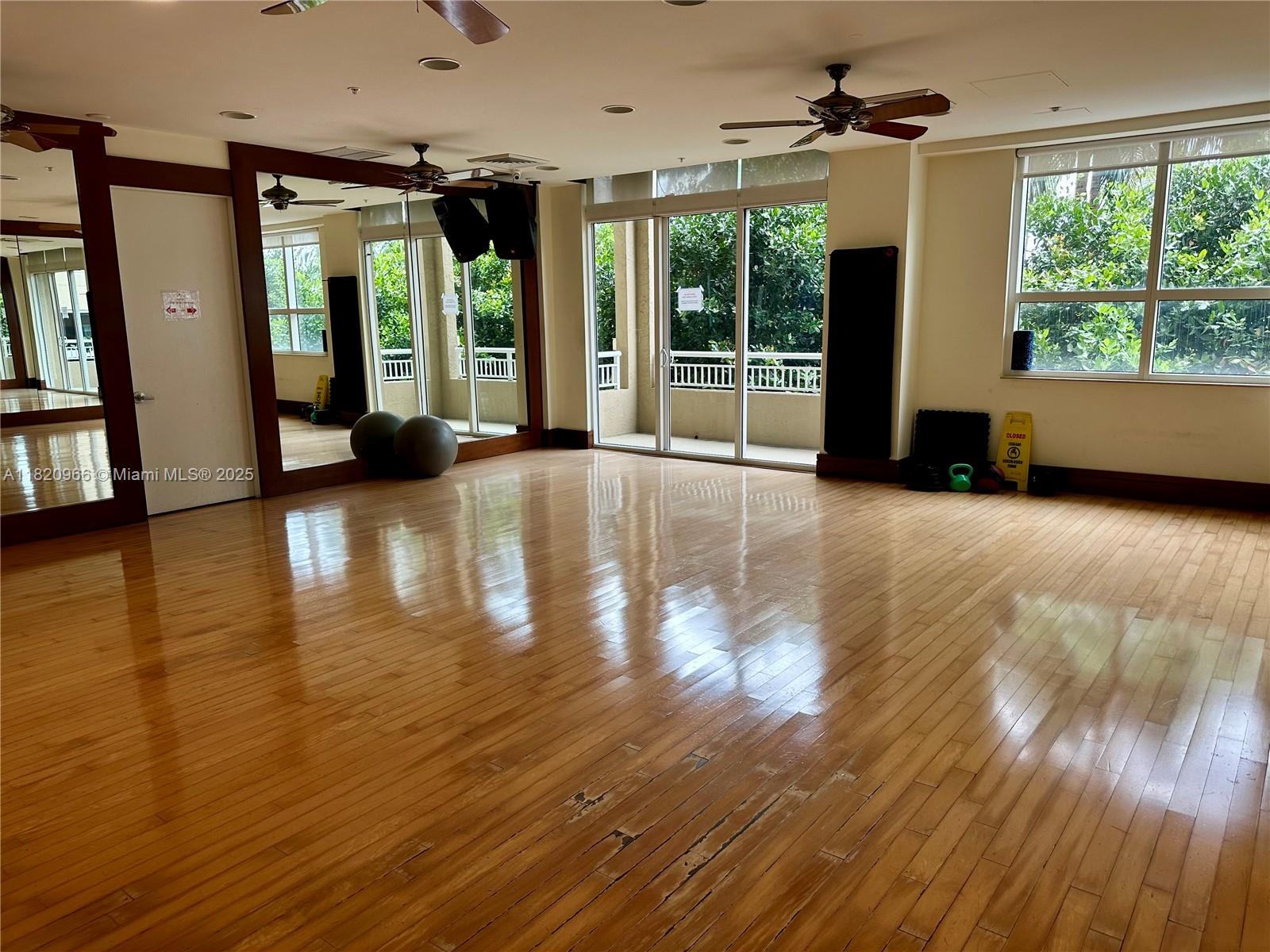 TURNBERRY ON THE GREEN CO - Residential