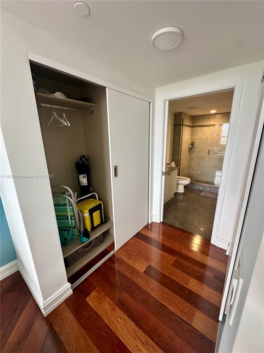 TURNBERRY ON THE GREEN CO - Residential