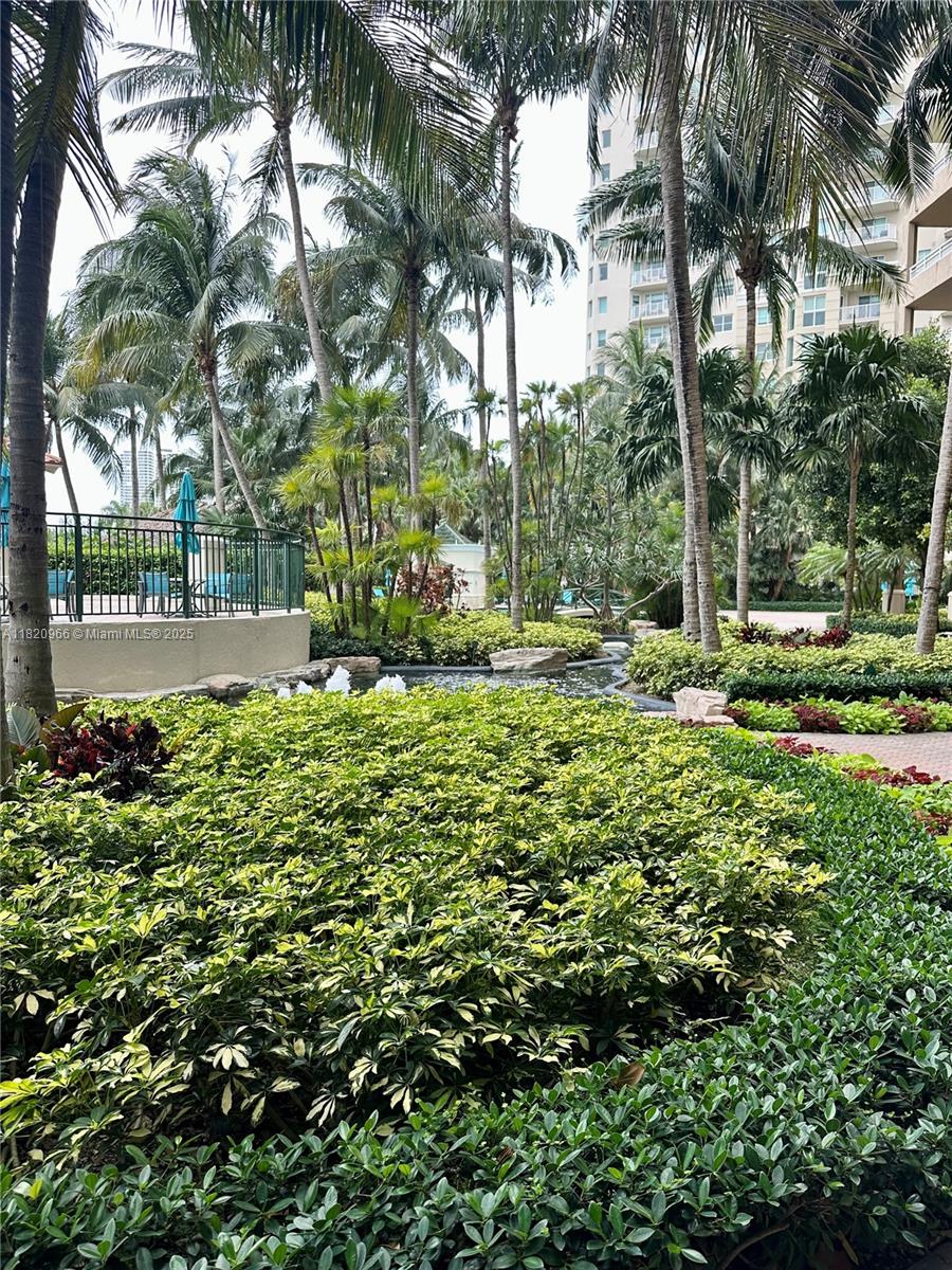 TURNBERRY ON THE GREEN CO - Residential