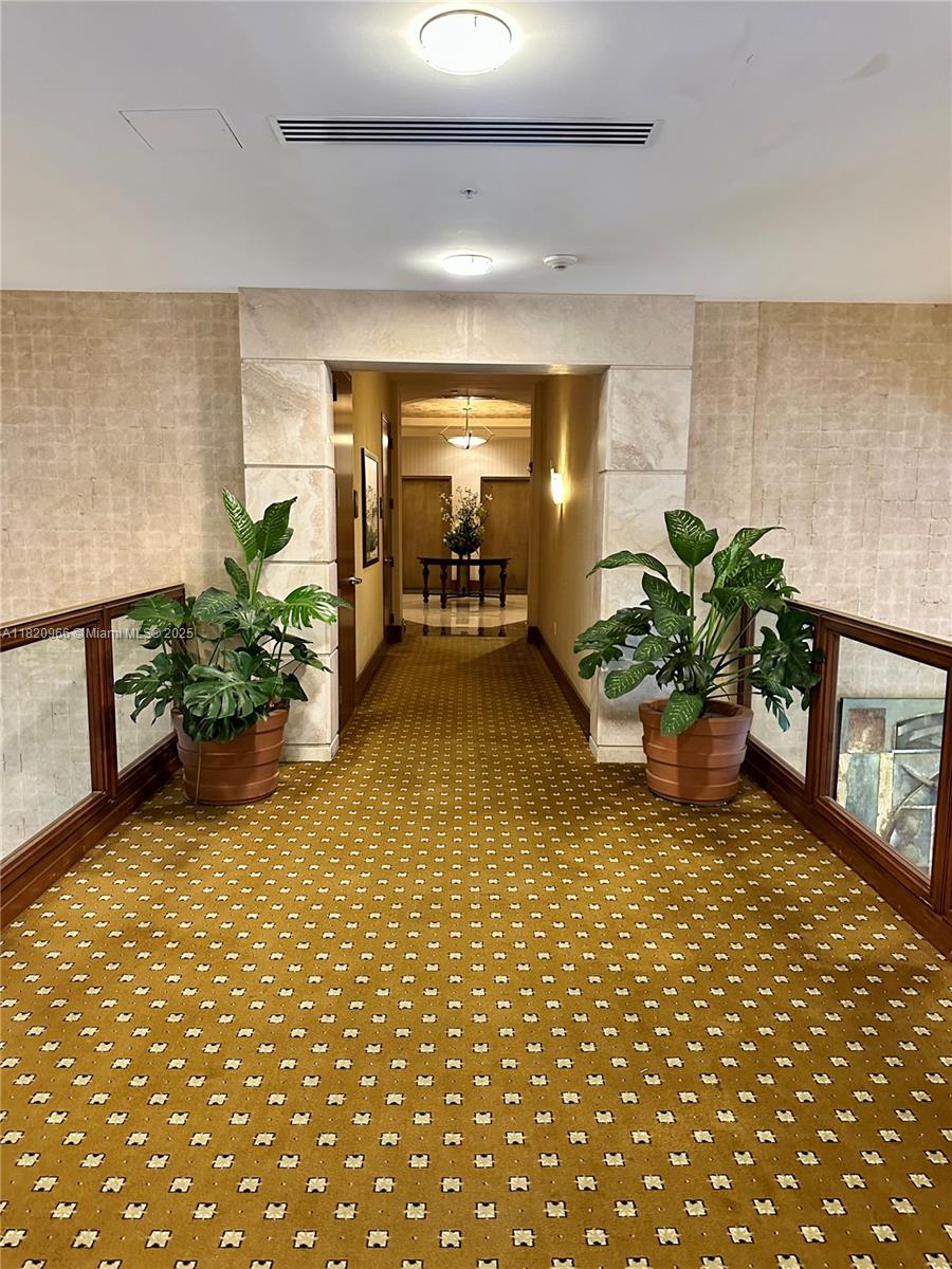 TURNBERRY ON THE GREEN CO - Residential