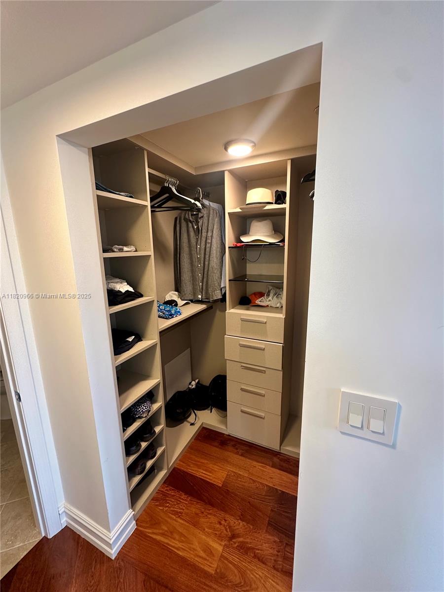 TURNBERRY ON THE GREEN CO - Residential