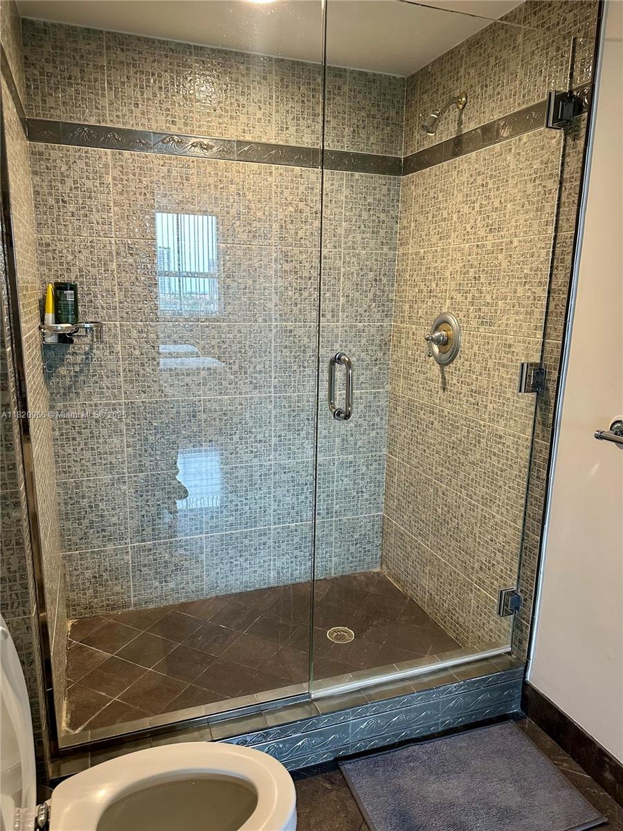 TURNBERRY ON THE GREEN CO - Residential