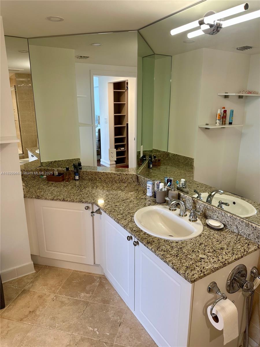 TURNBERRY ON THE GREEN CO - Residential